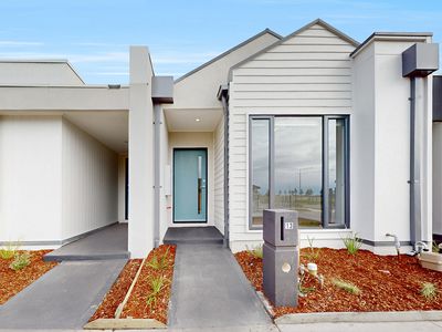 13 Sustain Street, Mambourin