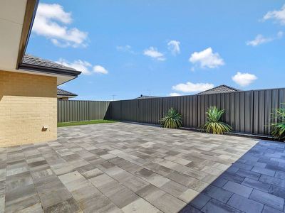 17 Cooloola Chase, Yanchep