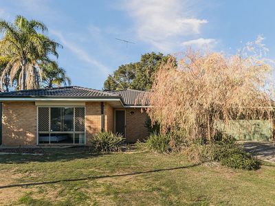 11 Mercer Court, Leda
