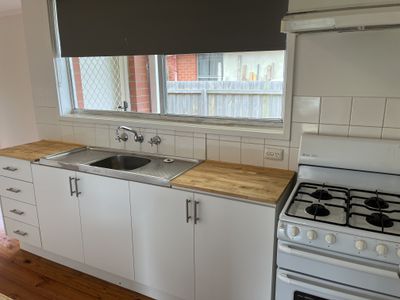 7 Telstar Court, Whittington