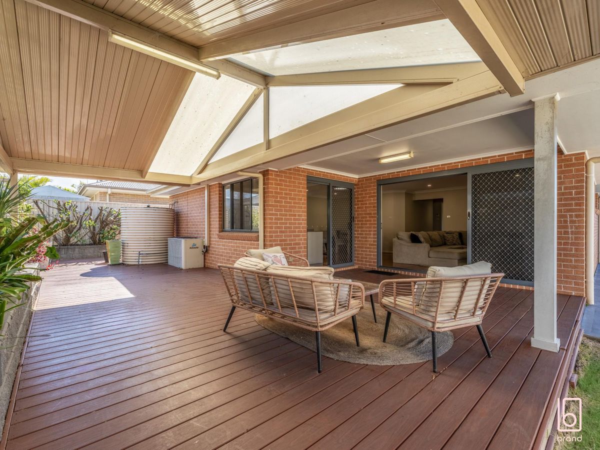 37 Grasstree Avenue, Woongarrah