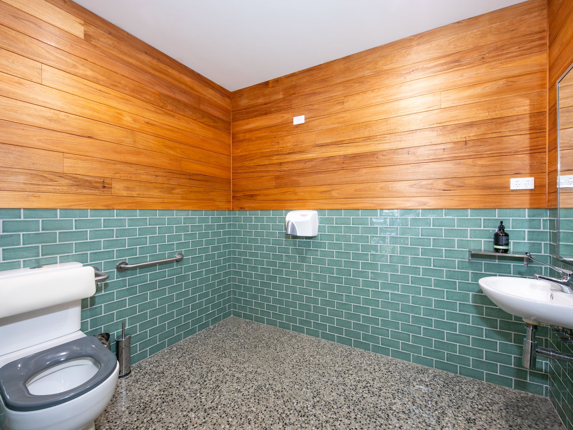 32A High Street, Trentham