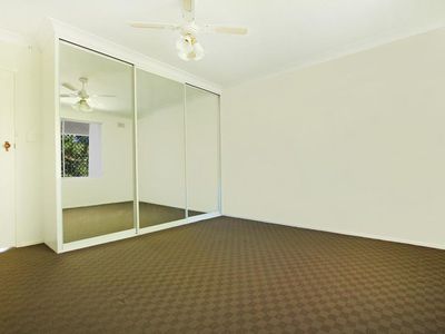 6 / 10 Peterborough Avenue, Lake Illawarra