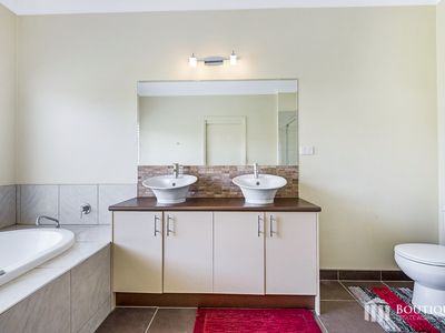 5 Grayden Drive, Berwick