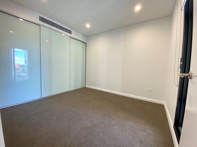 533/3 Maple Tree Road, Westmead