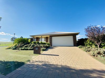2 / 12 Lilydale Terrace, Dubbo
