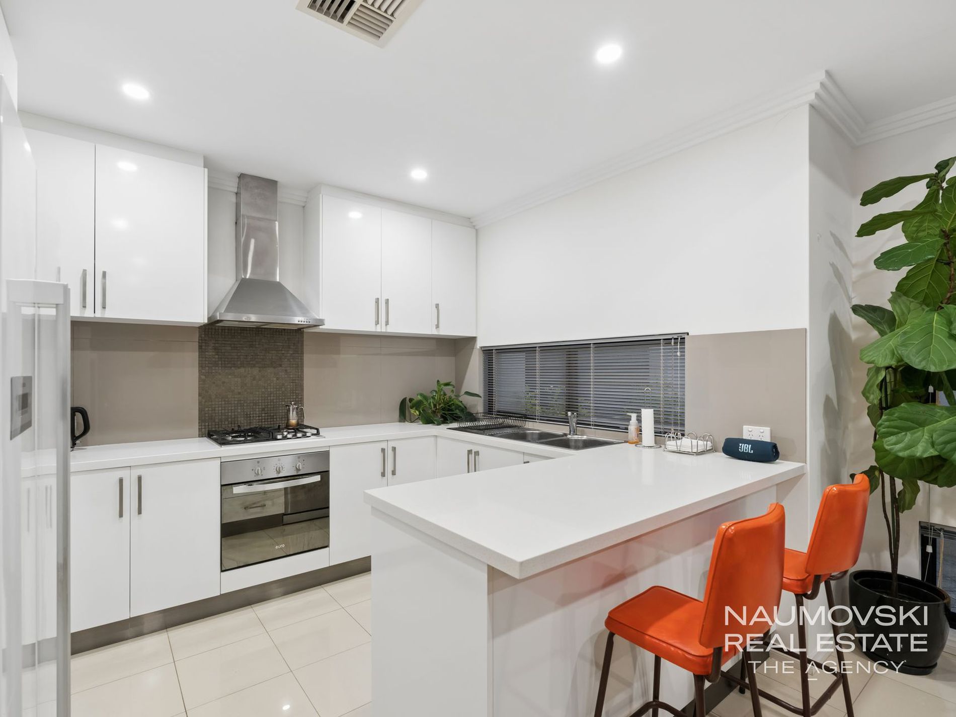 10A May Drive, Nollamara