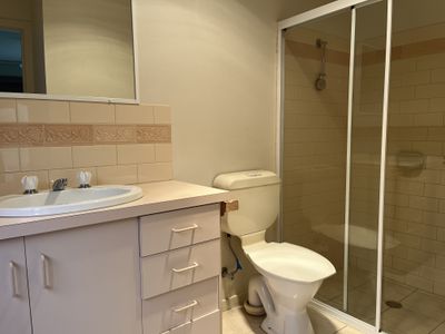 10 Dendle Street, Leopold