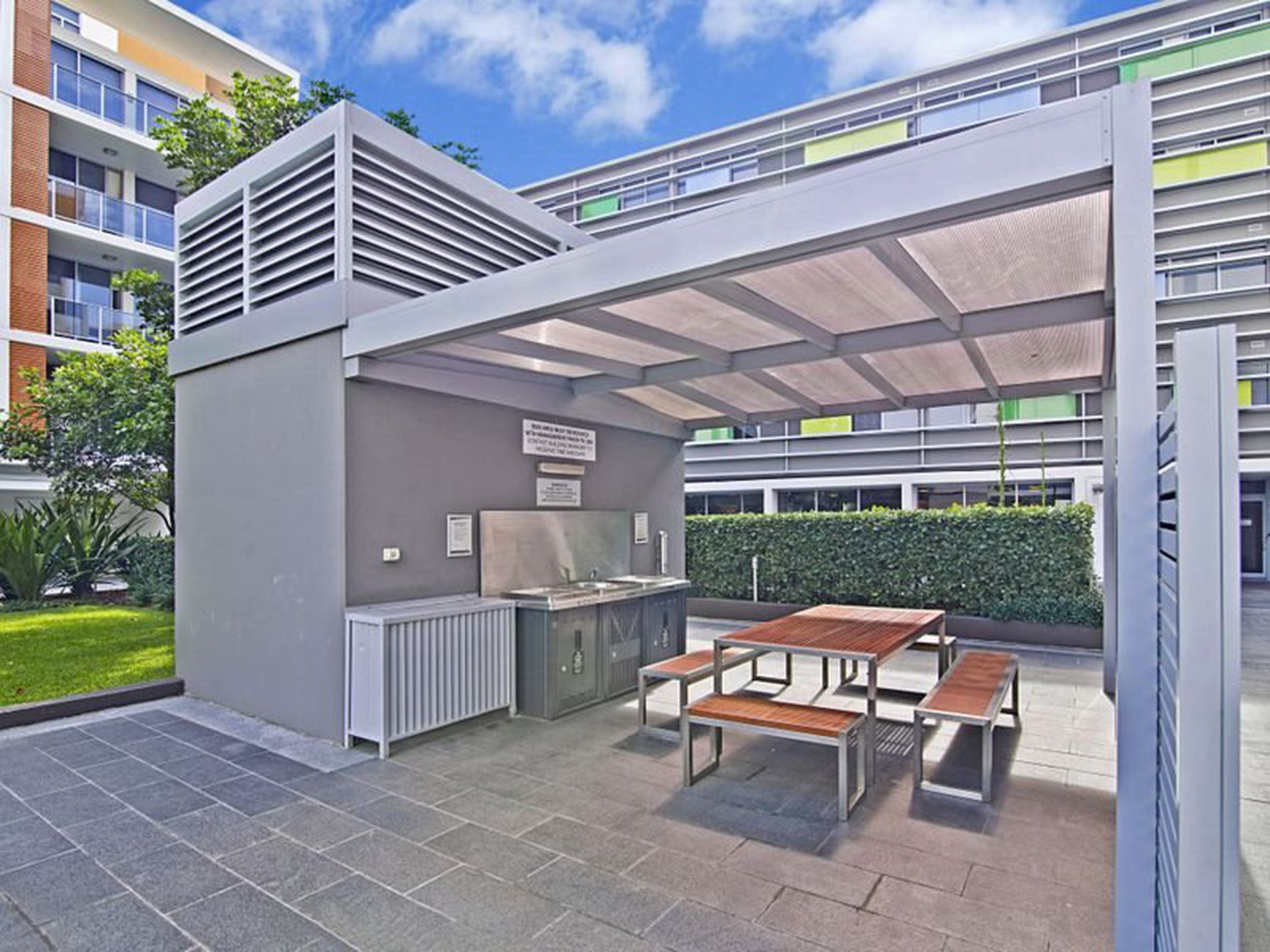 650 / 5 Rothschild Avenue, Rosebery