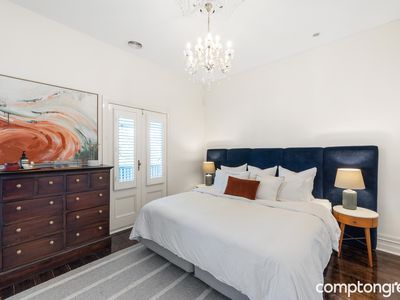 239 Douglas Parade, Newport
