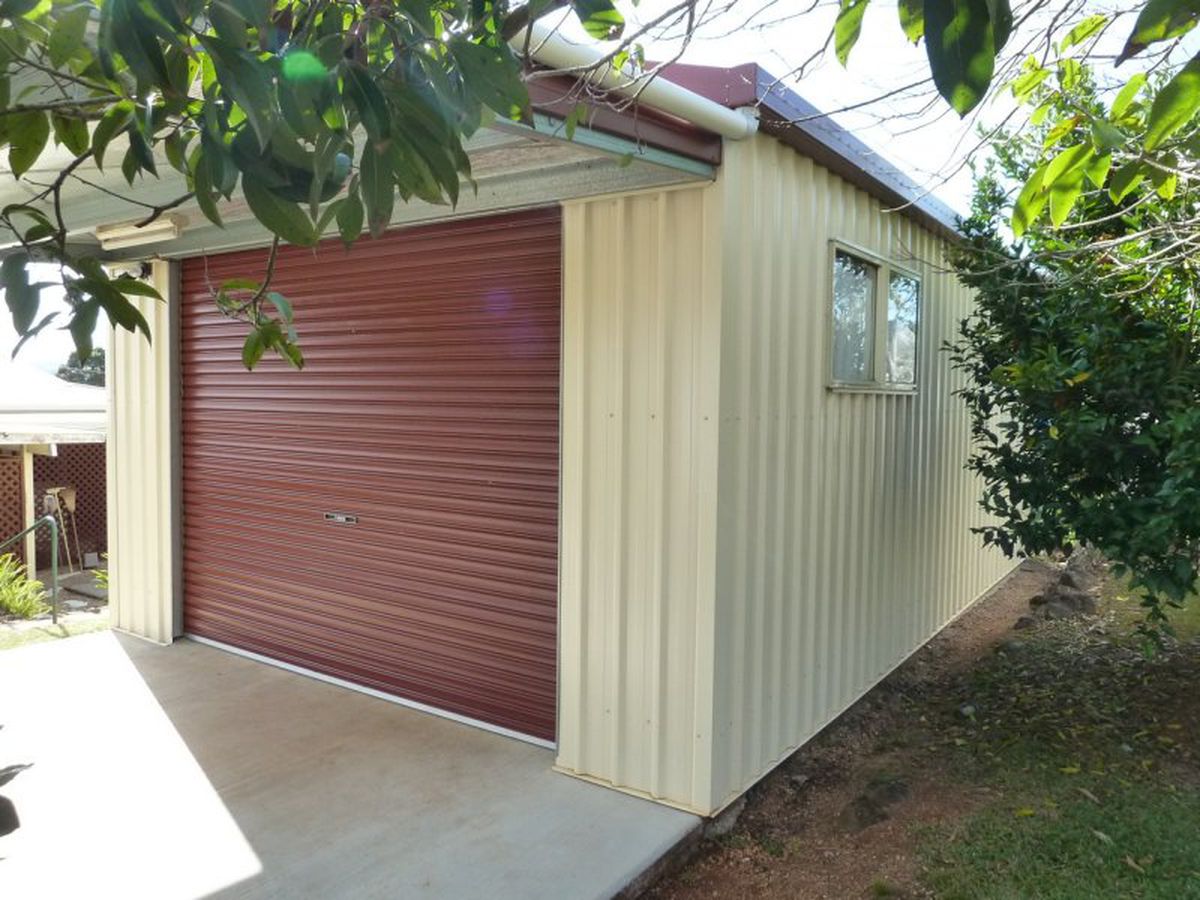 10 Goldview Street, Atherton