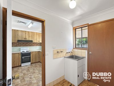 1 / 3 Nelson Place, Dubbo