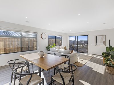 7 Stones Street, Charlemont