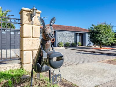 16 Tomlinson Place, Armadale