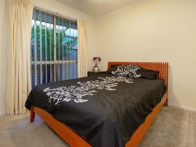 6 AZURE DRIVE, Wodonga