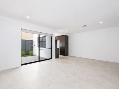 26 Venus Way, Hillarys