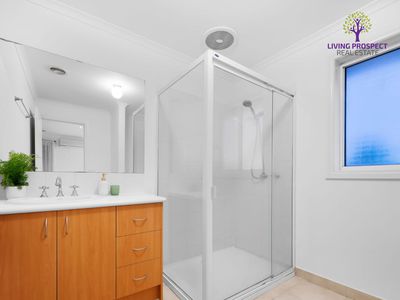 104 Foxwood Drive, Point Cook