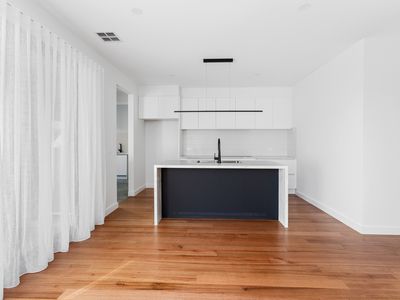 38 Stapley Crescent, Altona North