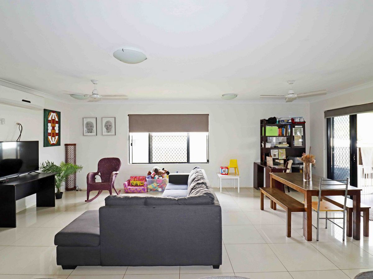 7 Robertson Close, Atherton
