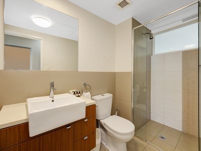 34 / 2-4 Kingsway Place, Townsville City