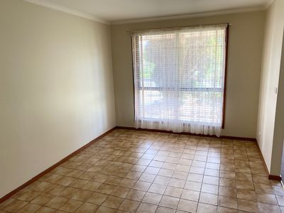 2 / 10 Sinns Avenue, Werribee