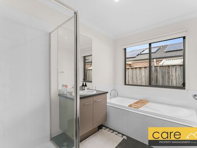26 Verdant Avenue, Officer