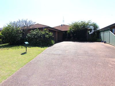 13 Cavill Avenue, Forster