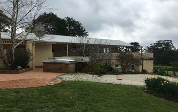 11 Leadbetter Rd, Beaconsfield Upper