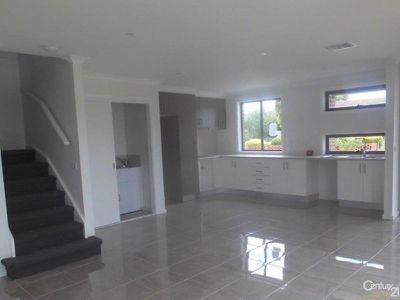 2 / 15 Liquidamber Street, Doveton