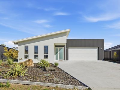 14 Pimelea Close, George Town