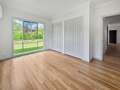 24 Crouch Avenue, Atherton