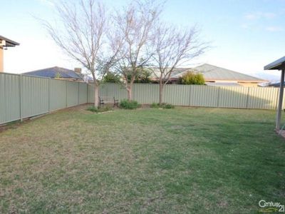 12 Hawkesbury Close, Dubbo