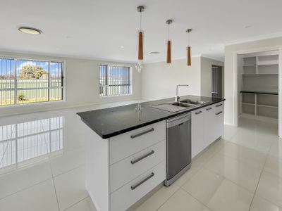 14 Argyle Avenue, Dubbo