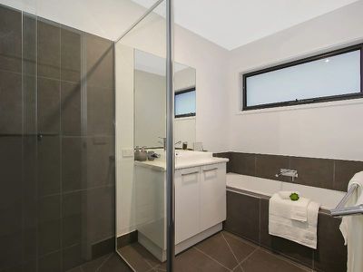 Unit 2 / & 4 8 James Street, Wodonga