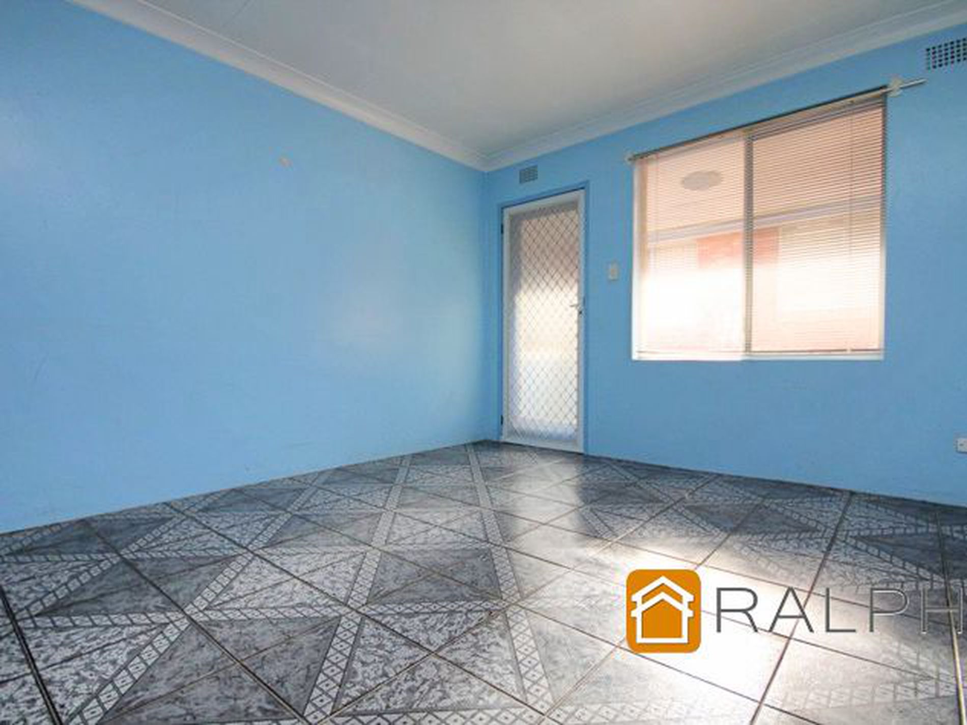 7 / 8 Fairmount Street, Lakemba