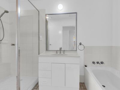 1/3 Rose Crescent, Fitzgibbon
