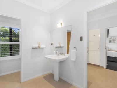 48 Palm Street, Rowes Bay
