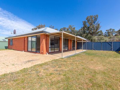 64 Mosedale Avenue, Usher