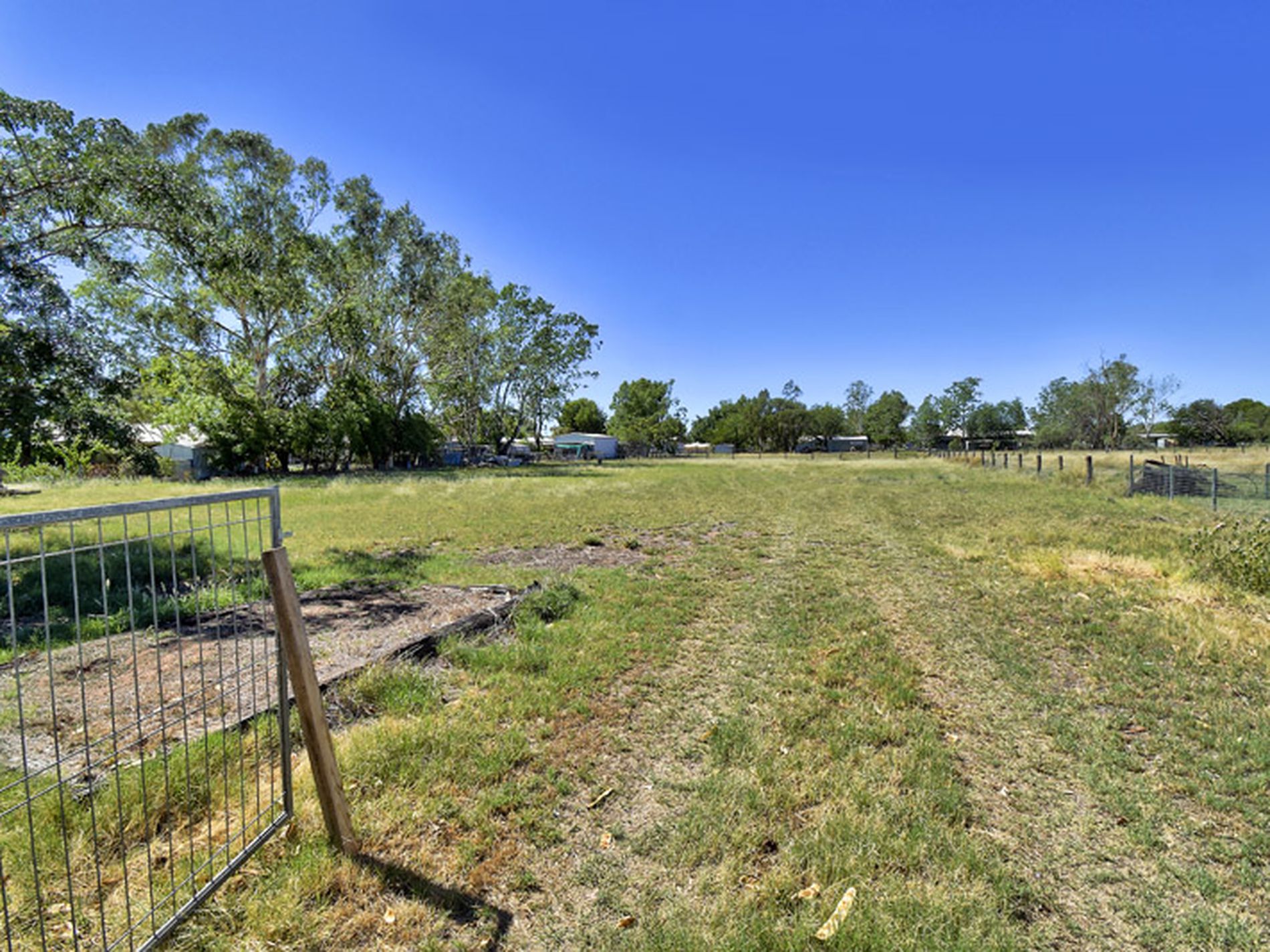 73 ACACIA STREET, Barcaldine