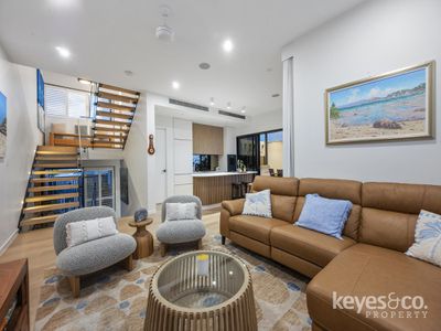 1 / 30 Mariners Drive, Townsville City