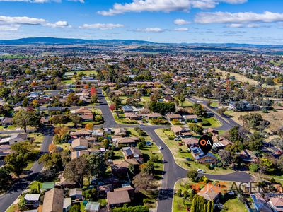 6 Bassett Drive, West Bathurst