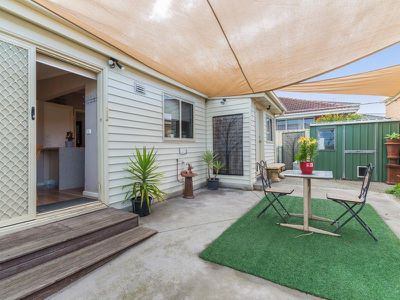 1 / 2 Lester Avenue, St Albans