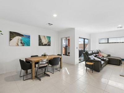 12 Roebuck Boulevard, Eglinton
