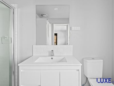 177 / 8 Limburg Way, Greenway