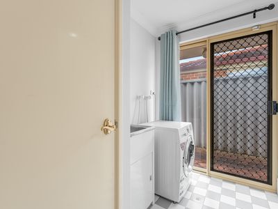 8 / 12 Deschamp Road, Morley