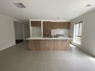 4 Equine Court, Tarneit