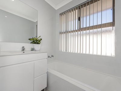 28 L'Esterel Way, Port Kennedy