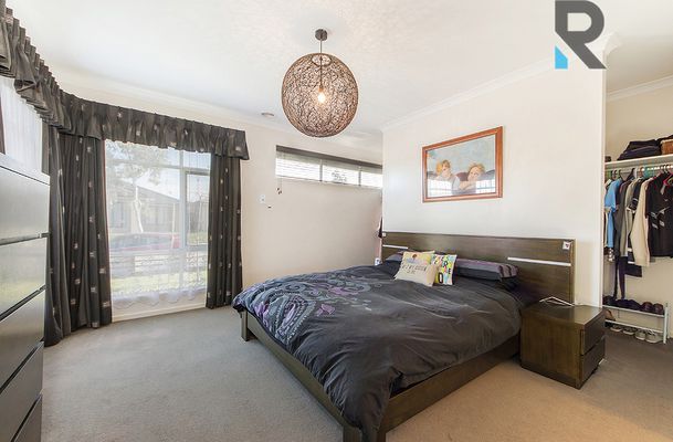 16 Beveridge Drive, Roxburgh Park