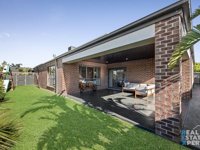 7 Walden Court, Cranbourne North