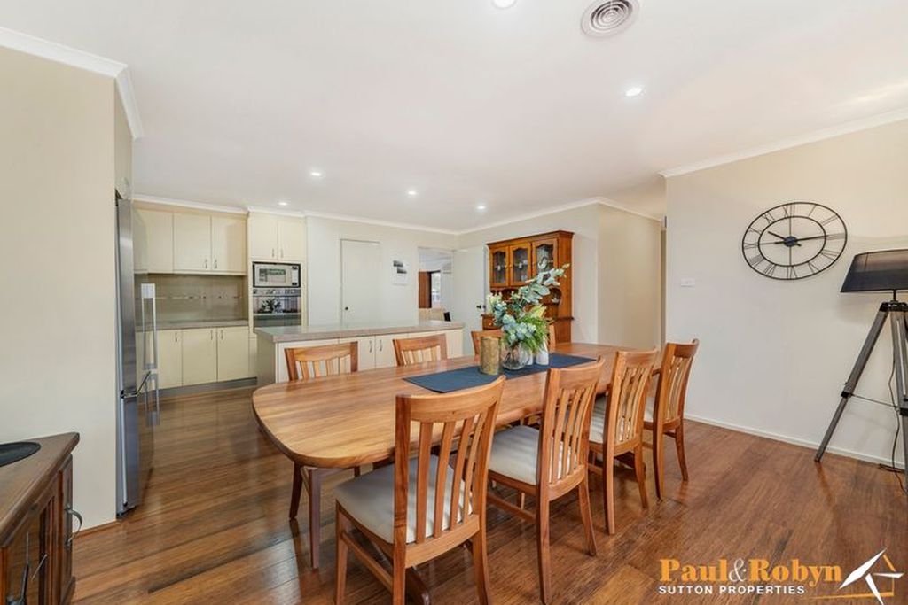 9 / 1 John Young Crescent, Greenway